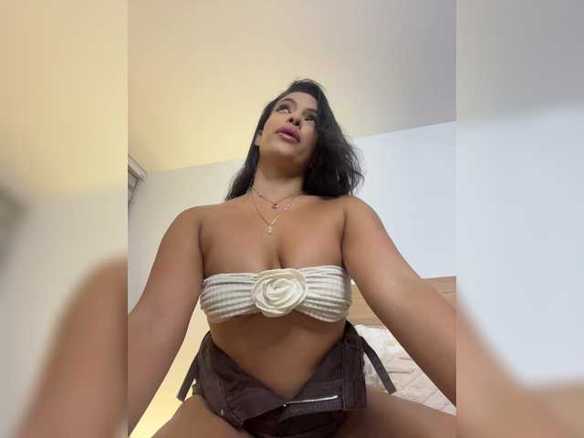 Ladyduque77 — live female cam