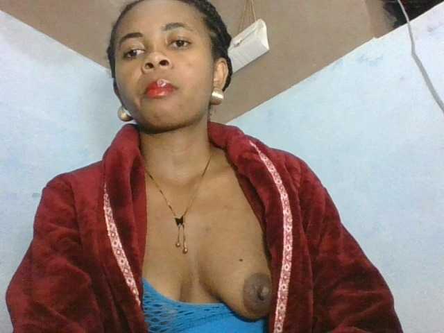 Khelicia34 live cam on BongaCams