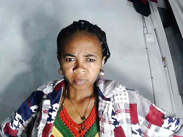 Model: Khelicia34