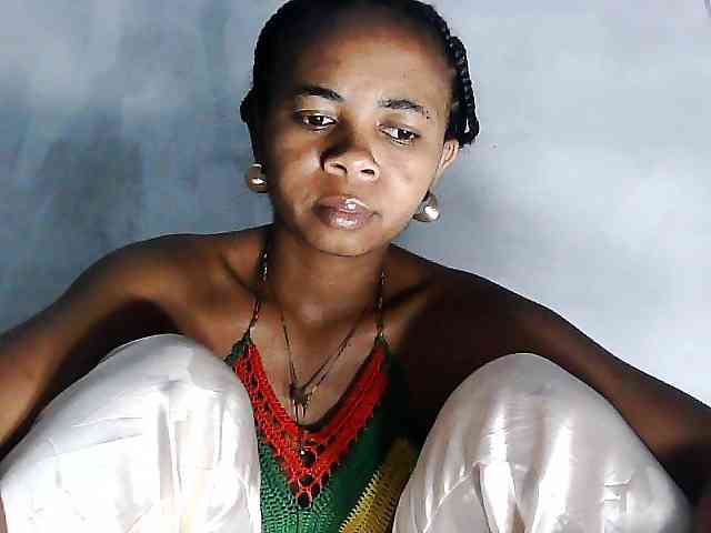 Model: Khelicia34