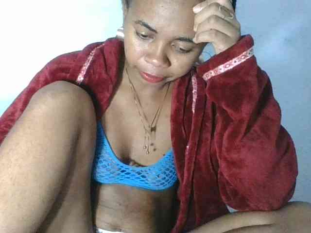 Khelicia34 webcam