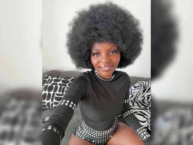 Model: Luxvee