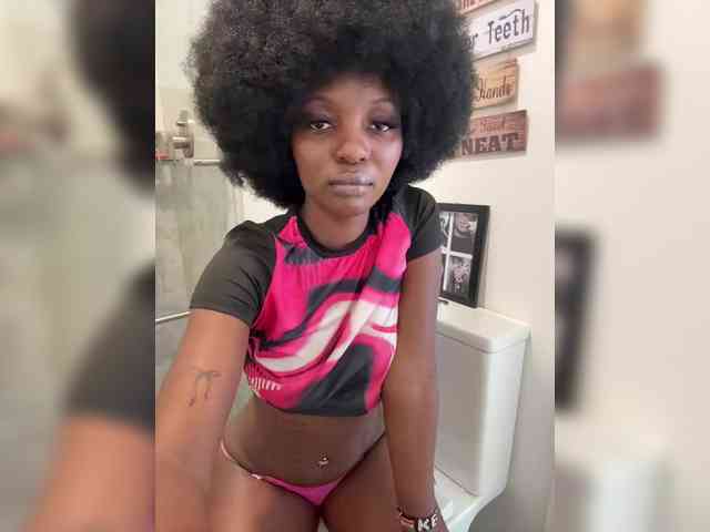Model: Luxvee