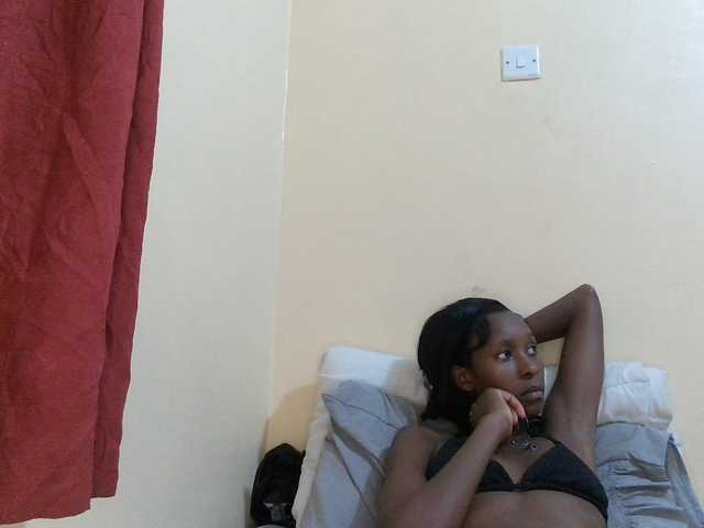 Velvetvixen-1 live cam on BongaCams