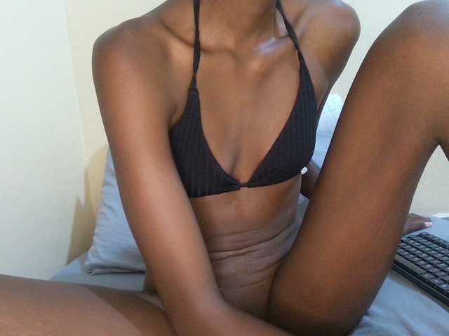 Velvetvixen-1 live cam on BongaCams