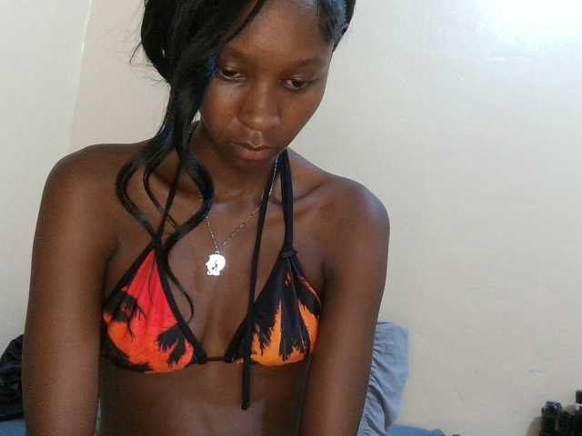 Velvetvixen-1 live cam on BongaCams