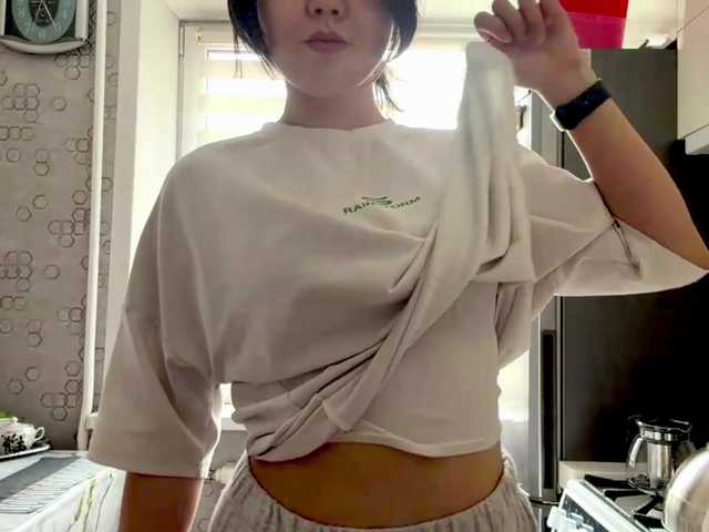 CrystaTakenaka live cam preview