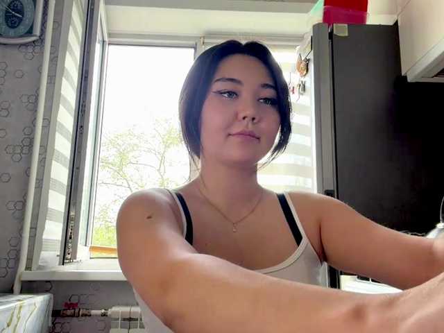 CrystaTakenaka live cam preview
