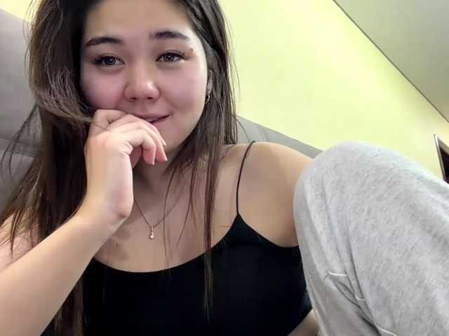 CrystaTakenaka live cam preview