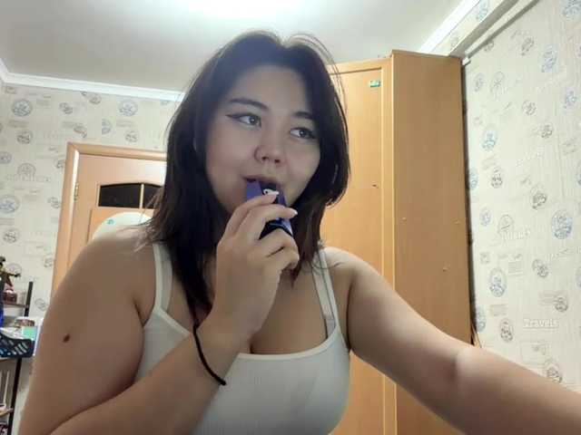 CrystaTakenaka live cam on BongaCams