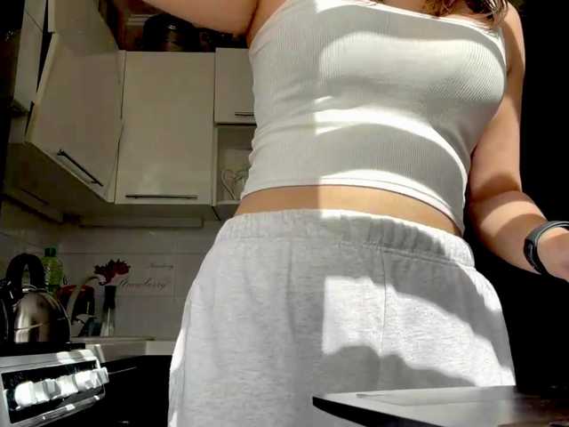 CrystaTakenaka live cam on BongaCams