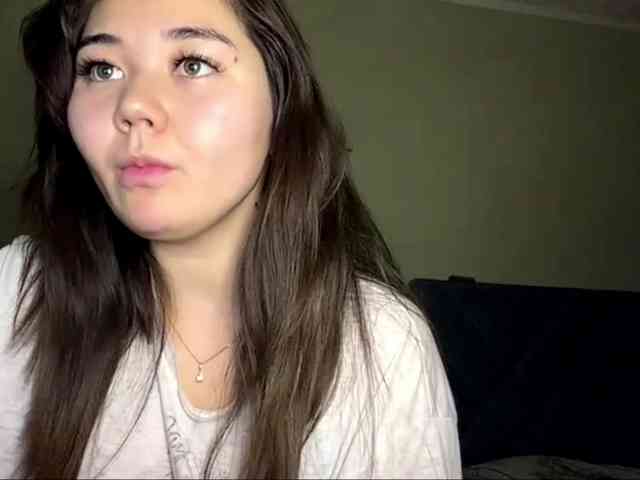 CrystaTakenaka webcam