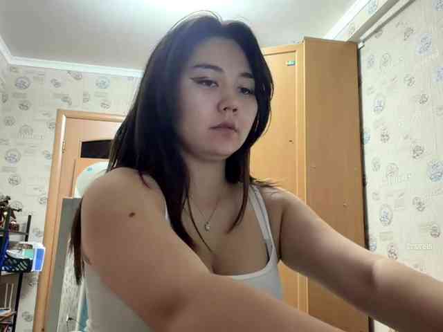 CrystaTakenaka webcam