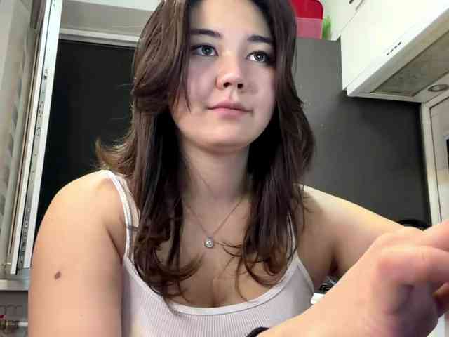 CrystaTakenaka webcam