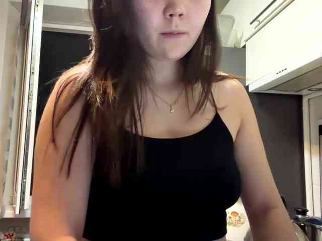 CrystaTakenaka webcam
