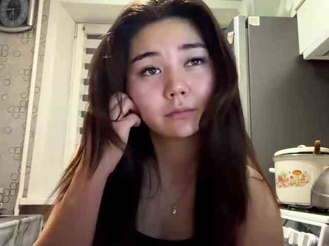 CrystaTakenaka webcam