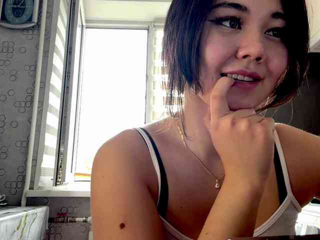 CrystaTakenaka webcam