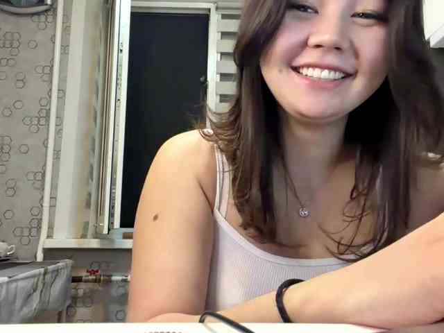 CrystaTakenaka webcam
