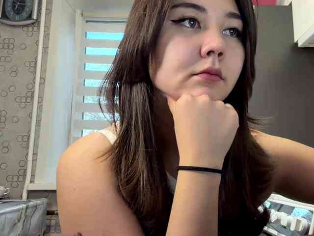 CrystaTakenaka webcam