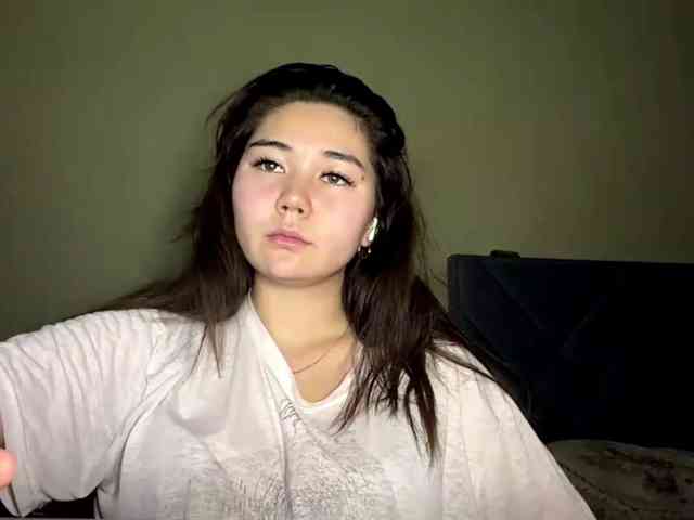 CrystaTakenaka webcam