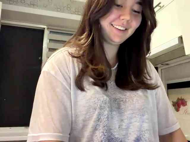 CrystaTakenaka webcam