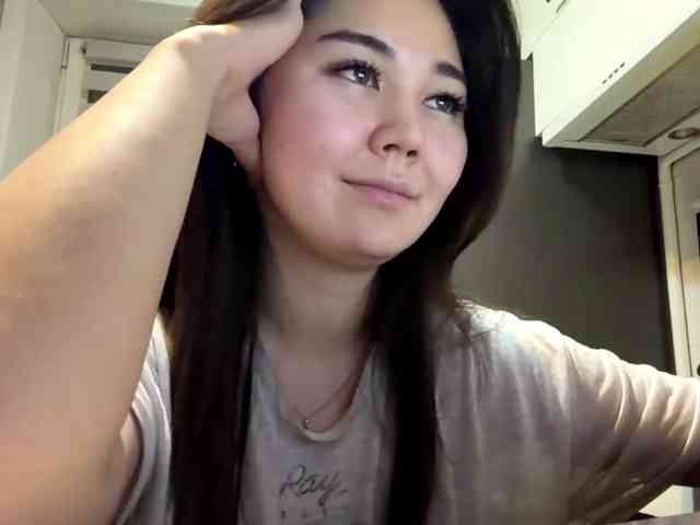 CrystaTakenaka webcam
