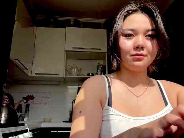 CrystaTakenaka webcam