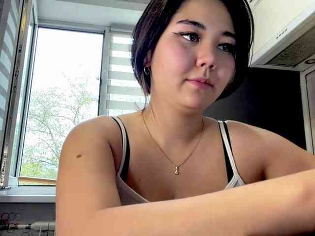 CrystaTakenaka webcam