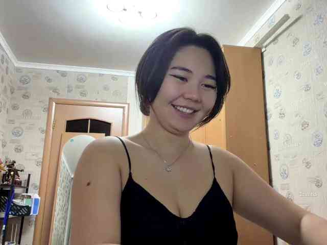CrystaTakenaka webcam