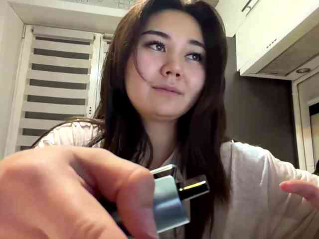 CrystaTakenaka webcam