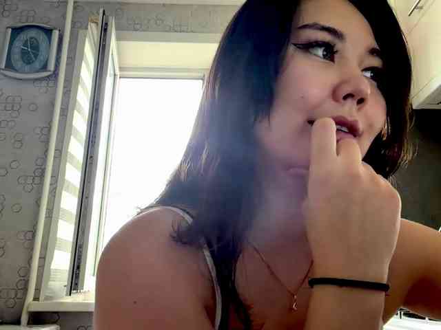 CrystaTakenaka webcam