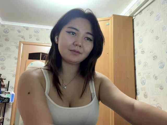 CrystaTakenaka webcam
