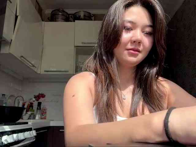 CrystaTakenaka webcam