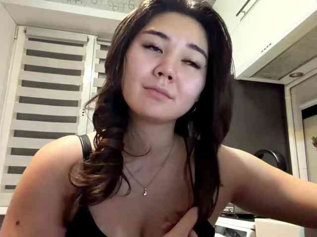 CrystaTakenaka webcam
