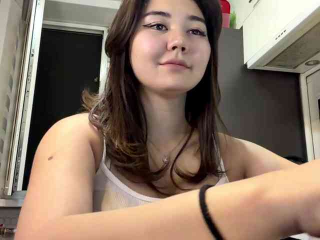 CrystaTakenaka webcam