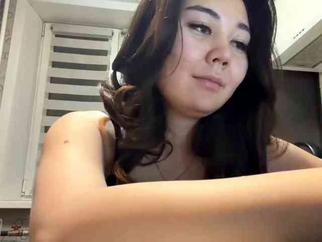 CrystaTakenaka webcam