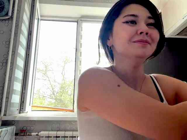 CrystaTakenaka webcam