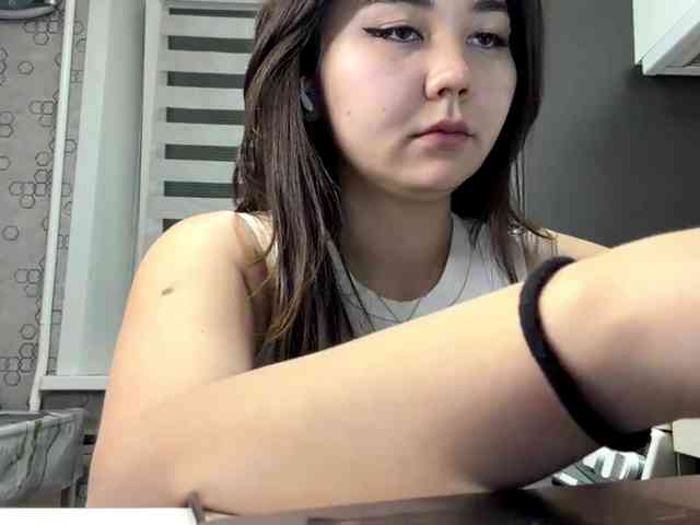 CrystaTakenaka webcam