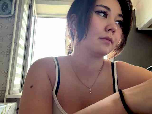 CrystaTakenaka webcam