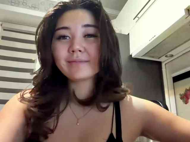 CrystaTakenaka webcam