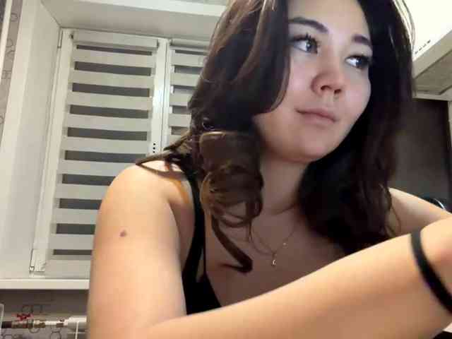 CrystaTakenaka webcam