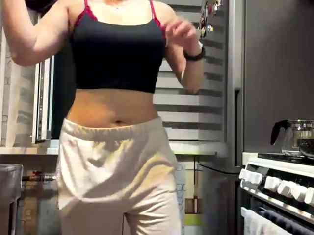 CrystaTakenaka webcam