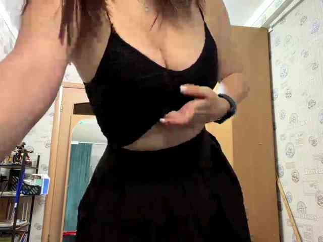 CrystaTakenaka webcam