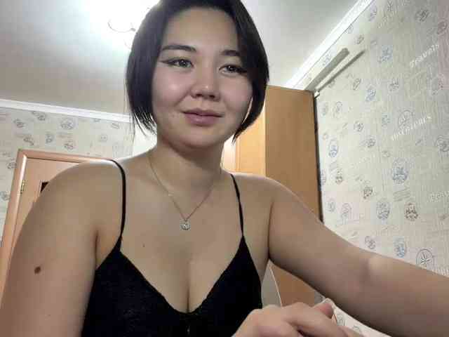 CrystaTakenaka webcam