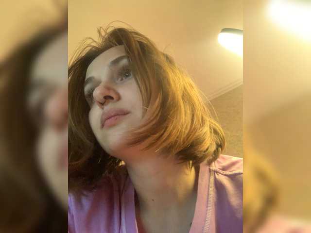 yourAmi — live female cam
