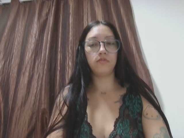 SaritaV live cam on BongaCams