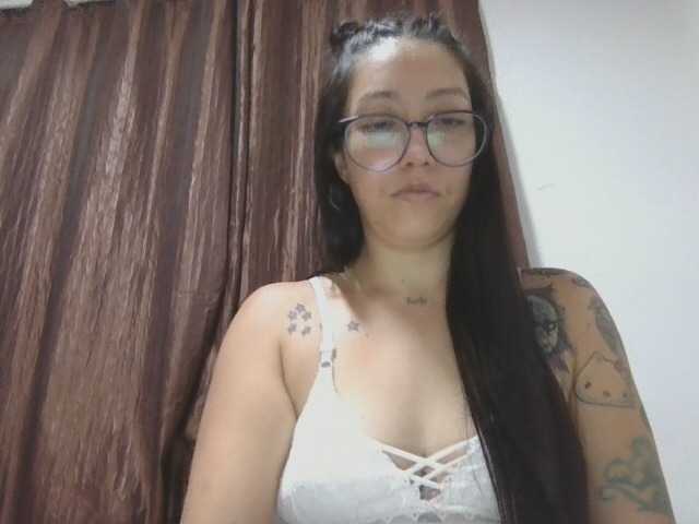 SaritaV live cam on BongaCams