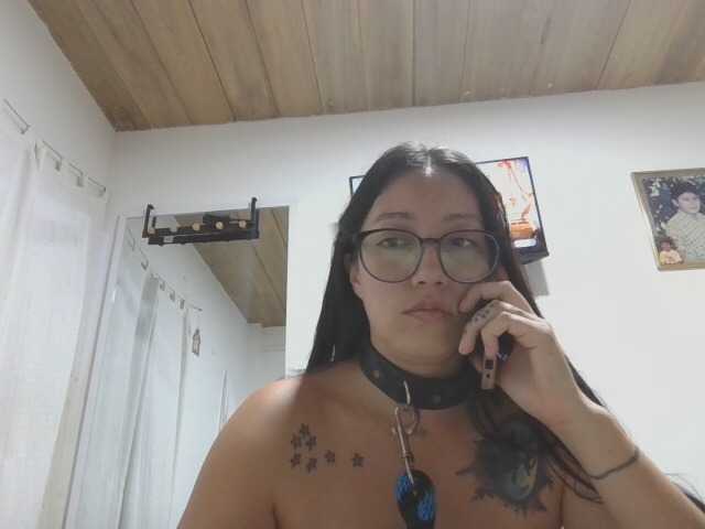 SaritaV live cam on BongaCams