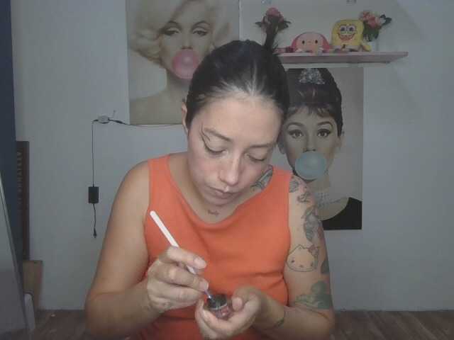 SaritaV live cam on BongaCams