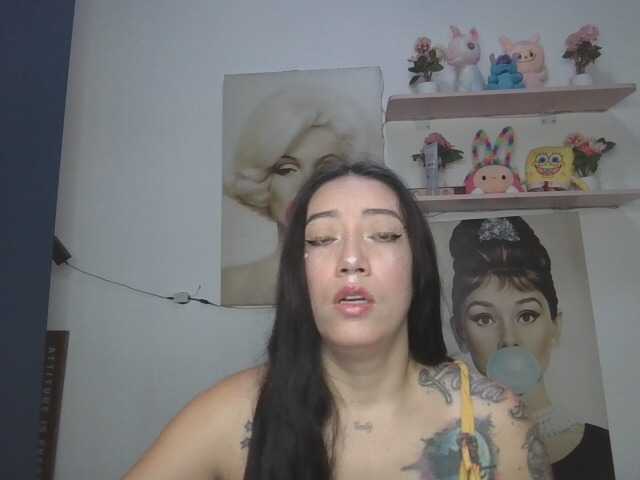 SaritaV live cam on BongaCams